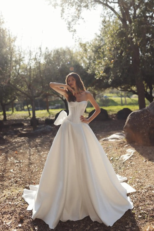 Pnina Tornai: 15186  Camellia Wedding Gown | Bridal Store | Wedding Dresses  in Toronto
