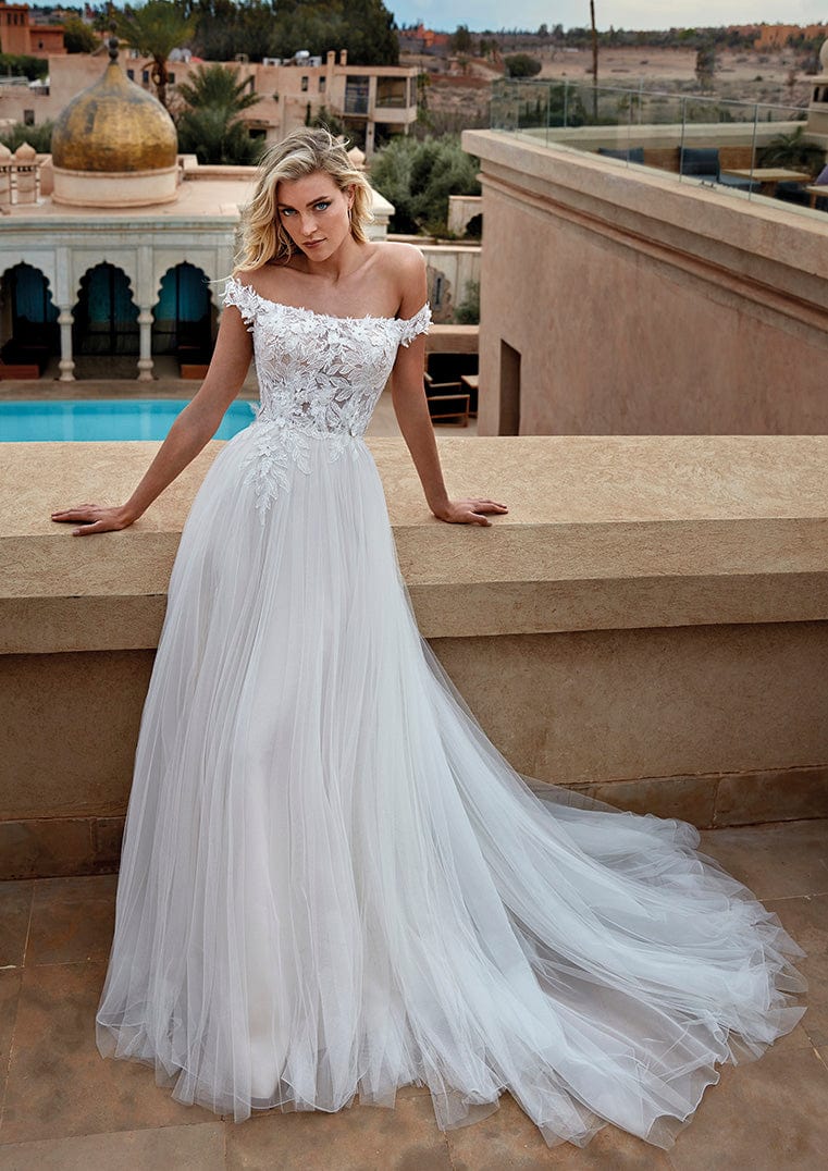 Pronovias: Chiloe Camellia Wedding Gown | Bridal Store | Wedding Dresses in Toronto Pronovias: Chiloe Camellia Wedding Gown | Bridal Store | Wedding Dresses in Toronto