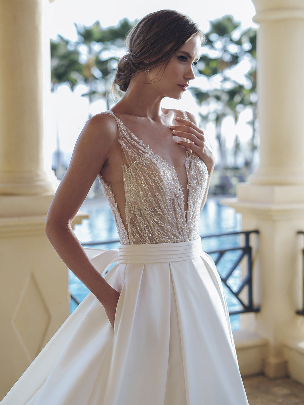 AMIKO FASHIONS ドレスフォーム 1st EDITION Blue by Enzoani: Stormi – Camellia Wedding Gown | Bridal Store
