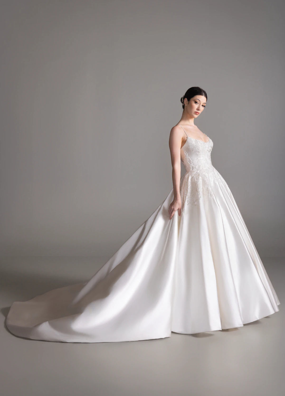 Lazaro Bridal: Beckett