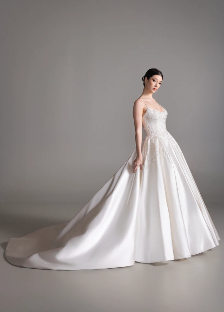 Lazaro Bridal: Beckett