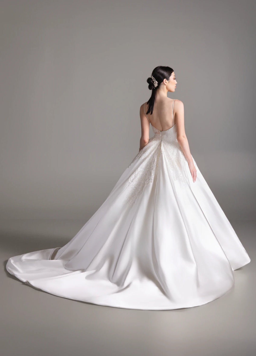 Lazaro Bridal: Beckett