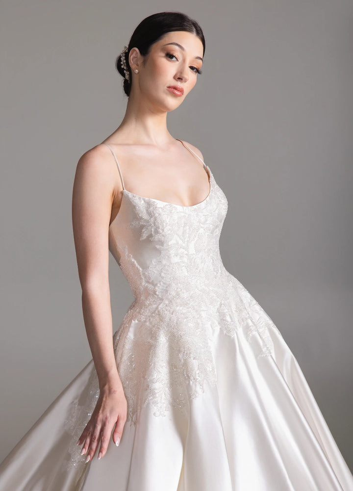 Lazaro Bridal: Beckett