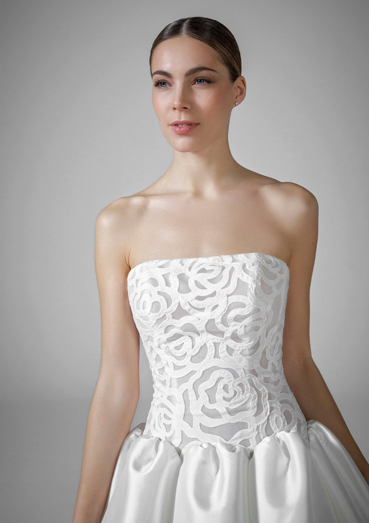 Pronovias: Bourgeon