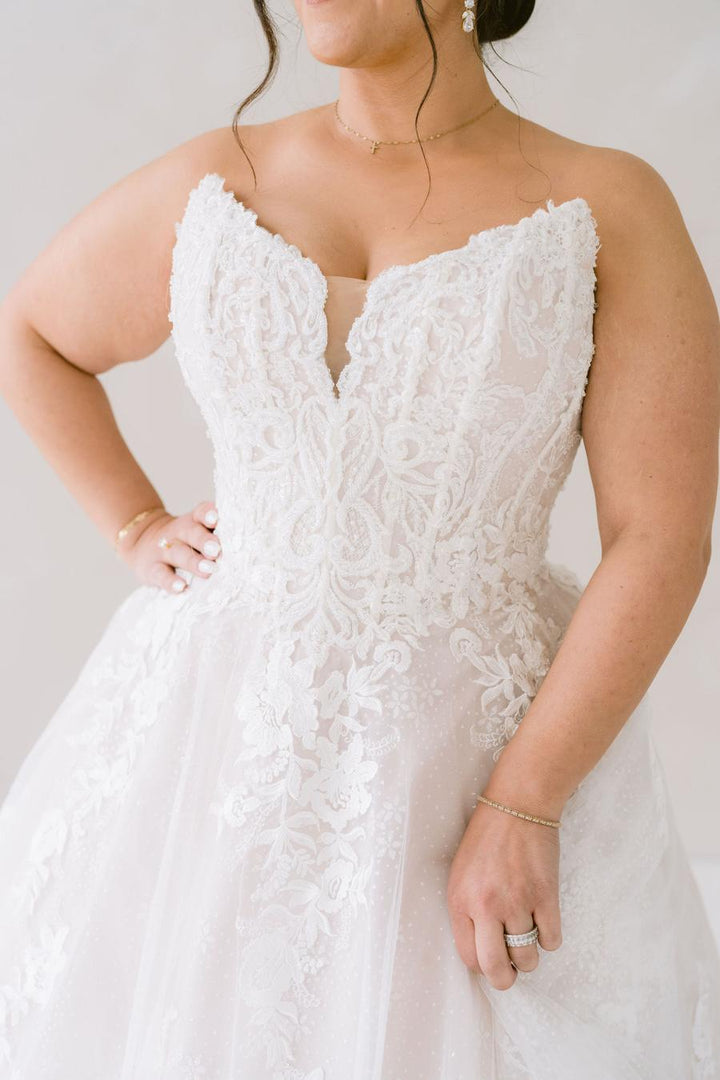 Curve Couture Dallas ball gown wedding dress 3 - Camellia Wedding Gown Toronto