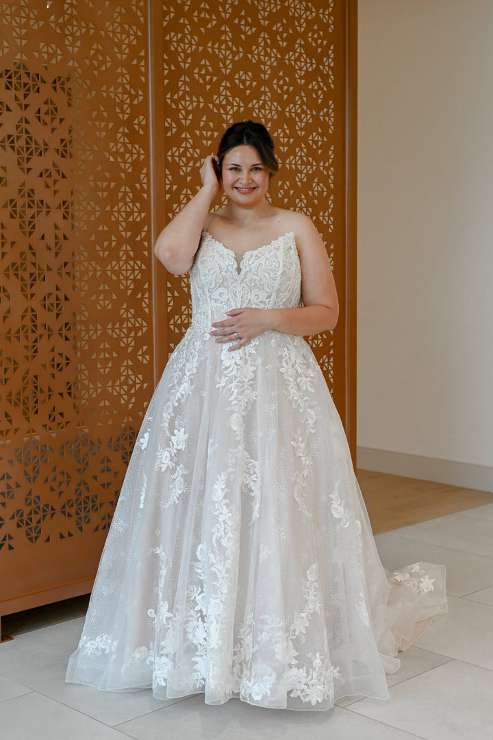 Curve Couture Dallas ball gown wedding dress 6 - Camellia Wedding Gown Toronto