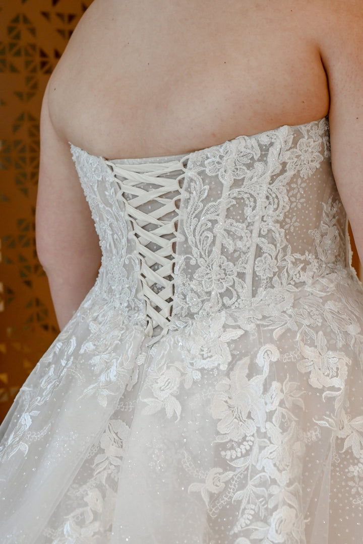 Curve Couture Dallas ball gown wedding dress 8 - Camellia Wedding Gown Toronto