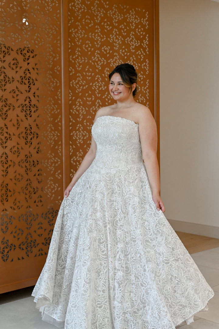 Curve Couture Lugano ball gown wedding dress 6 - Camellia Wedding Gown Toronto