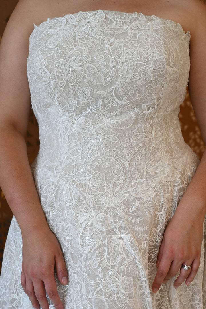 Curve Couture Lugano ball gown wedding dress 8 - Camellia Wedding Gown Toronto