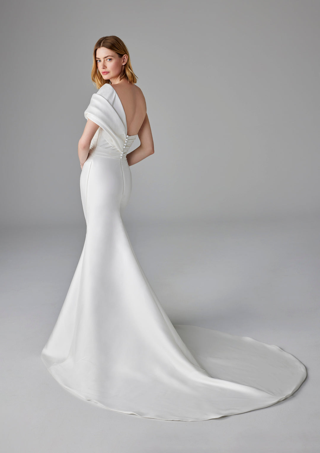 Pronovias: Etiennes