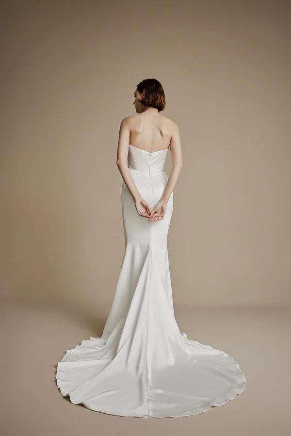 La Premiere: Cypress