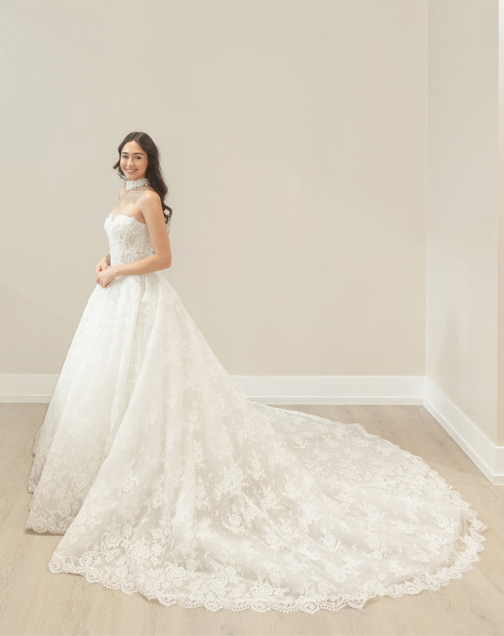 Magnolia Couture: Iris