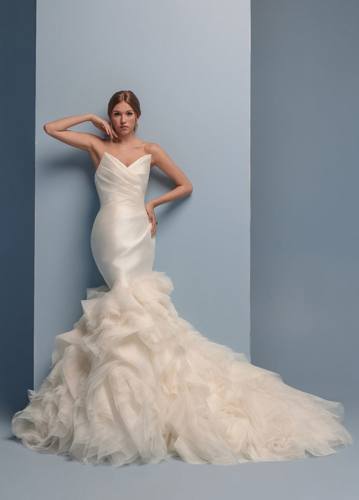 Lazaro Delilah wedding dress, image 4