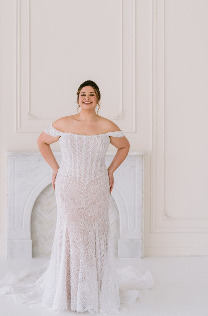 Plus size wedding dress toronto curve couture bridal MARILYN Dress Only 01 front