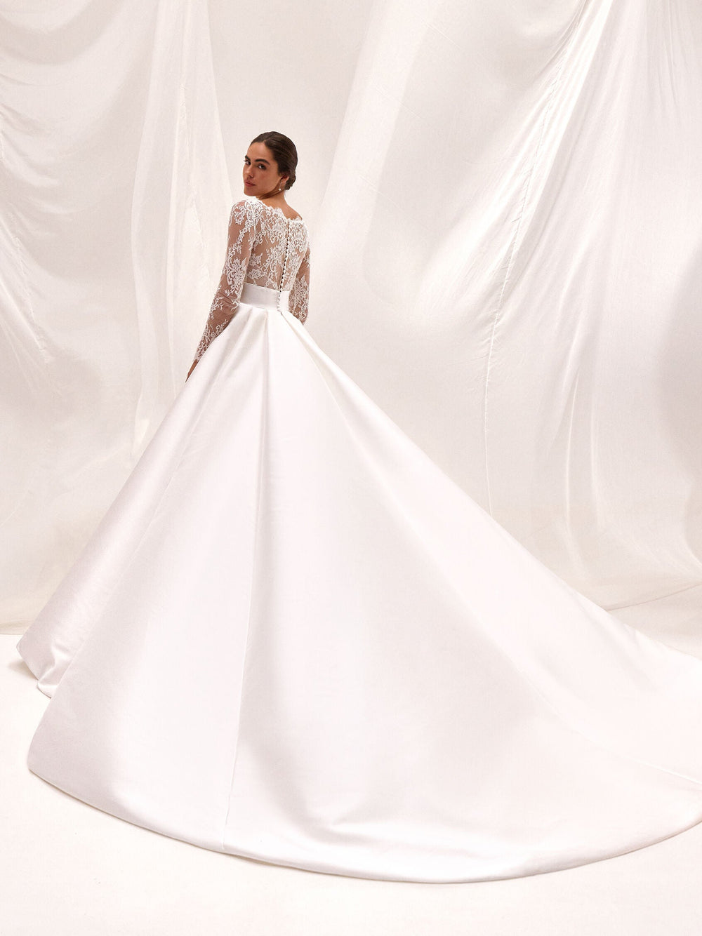 Pronovias Celmina princess mikado wedding dress, image 2