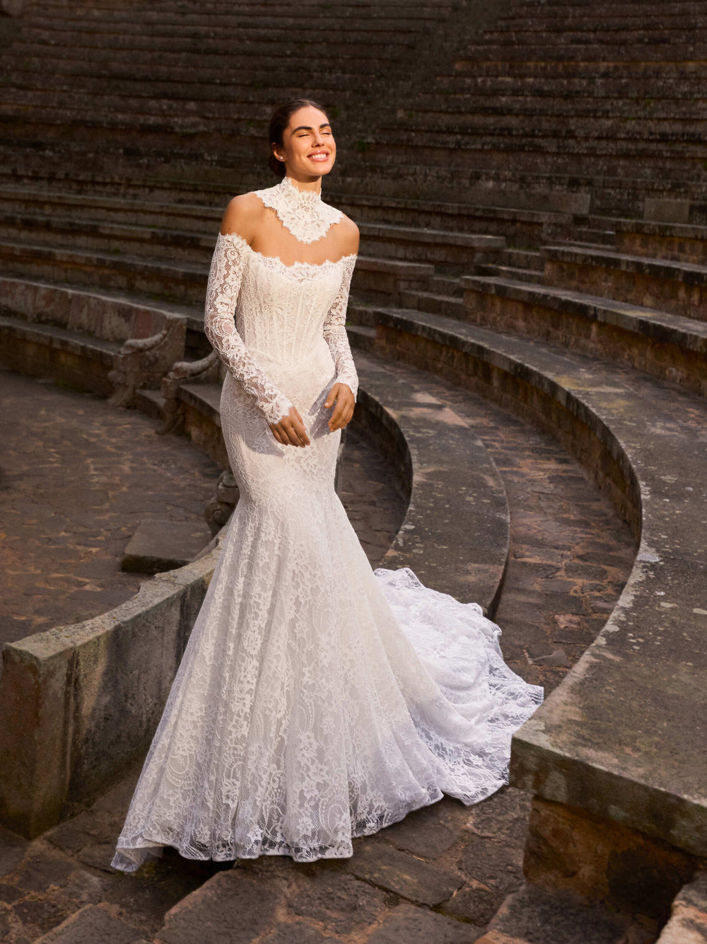 Pronovias Elow mermaid lace wedding dress, image 2