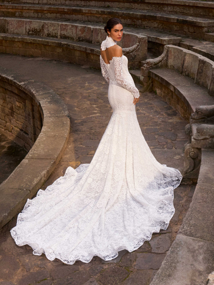 Pronovias Elow mermaid lace wedding dress, image 3