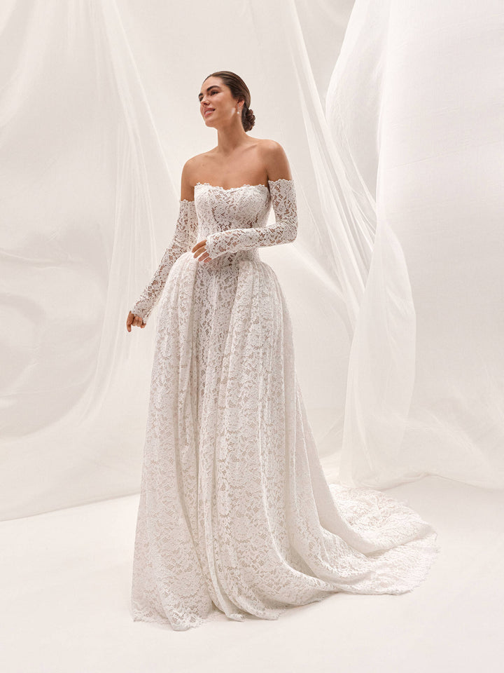 Pronovias Gevia strapless princess lace wedding dress, image 1