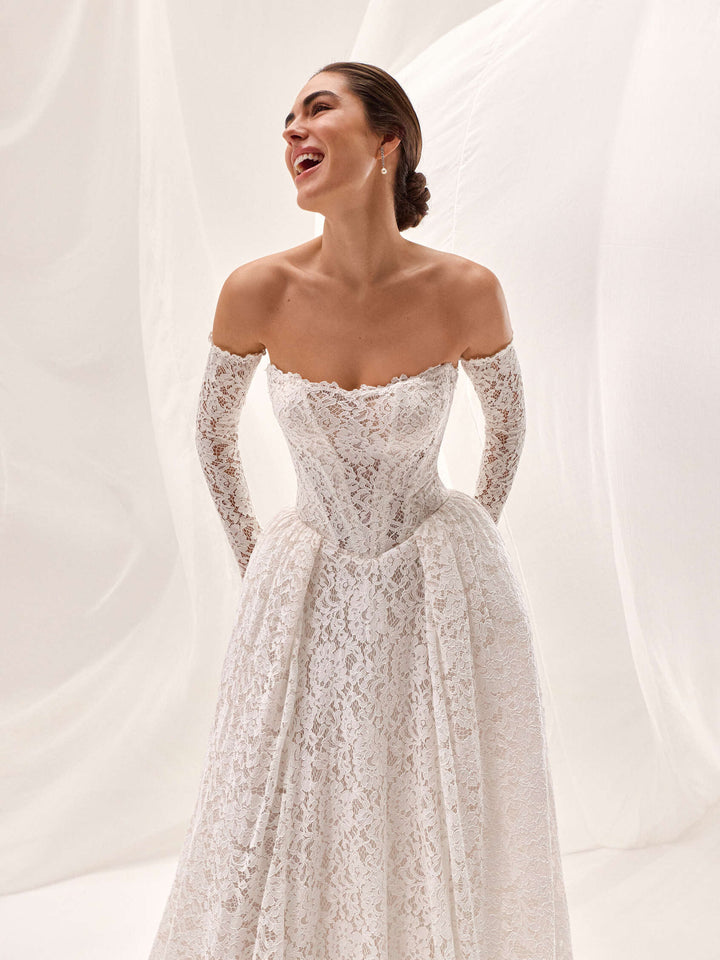 Pronovias Gevia princess lace wedding dress, image 3