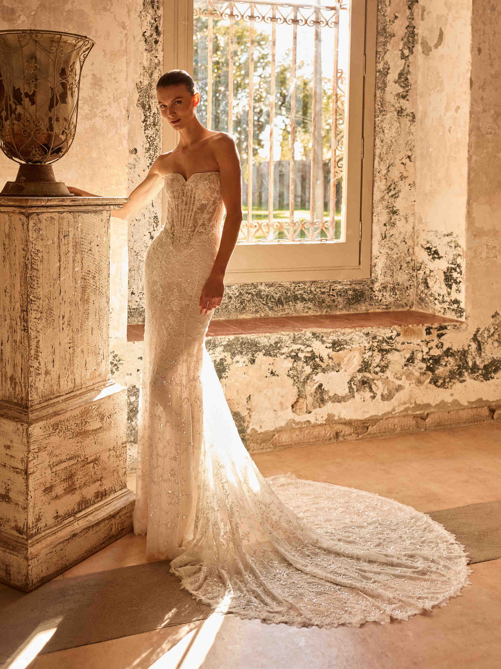 Pronovias Privée Hajay mermaid lace wedding dress, image 2