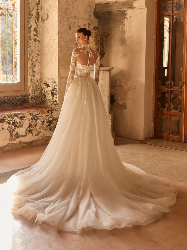 Pronovias Privée Hajay mermaid lace wedding dress, image 4