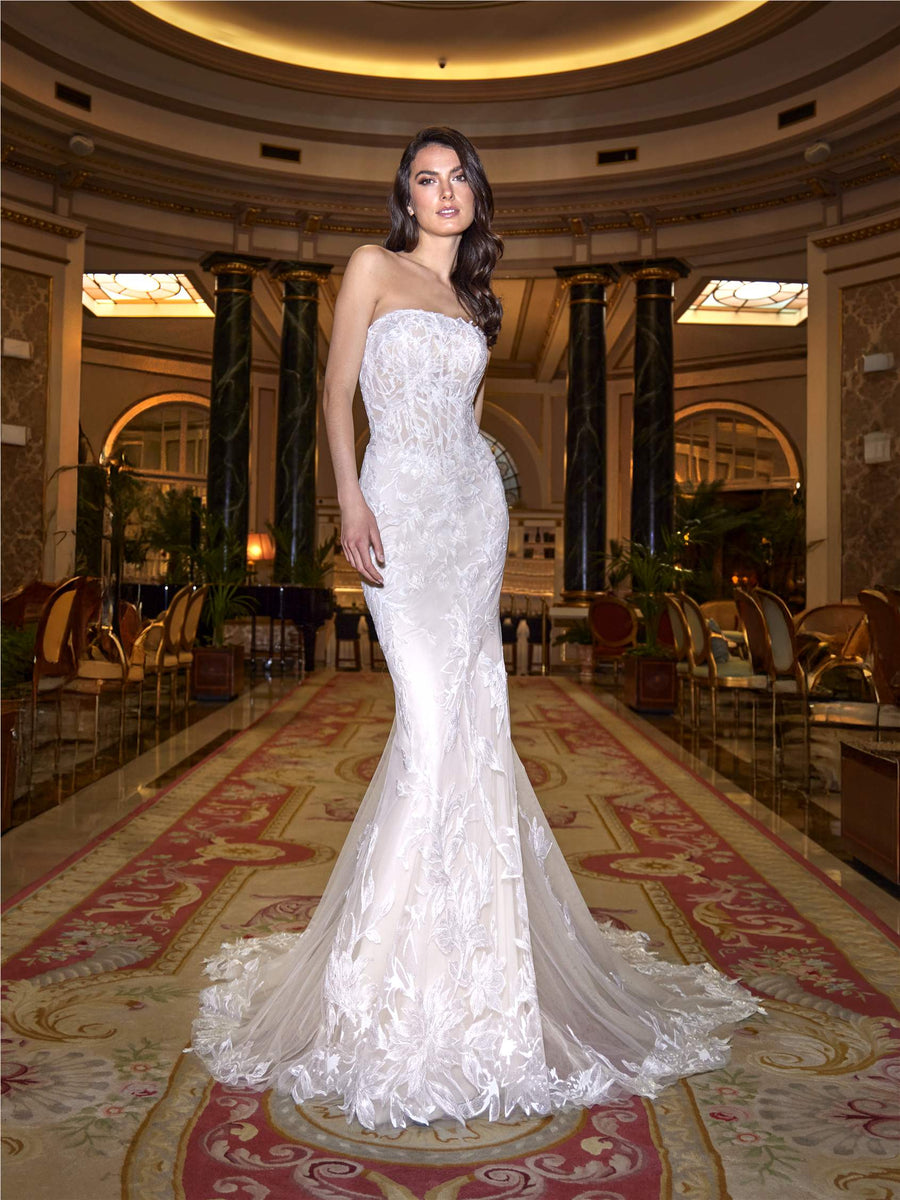 Pronovias Hiremy strapless mermaid lace wedding dress, image 1