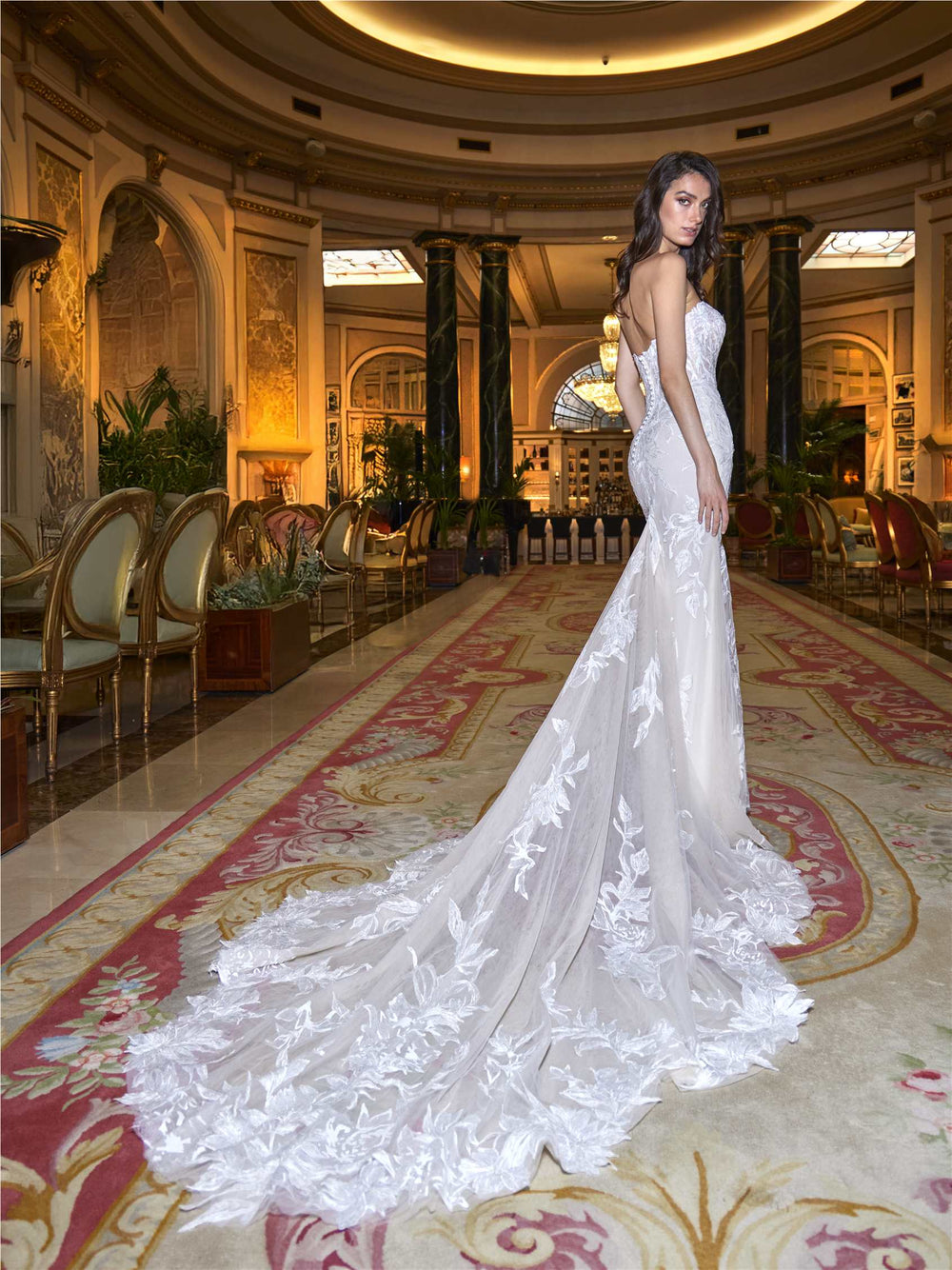 Pronovias Hiremy mermaid lace wedding dress, image 2