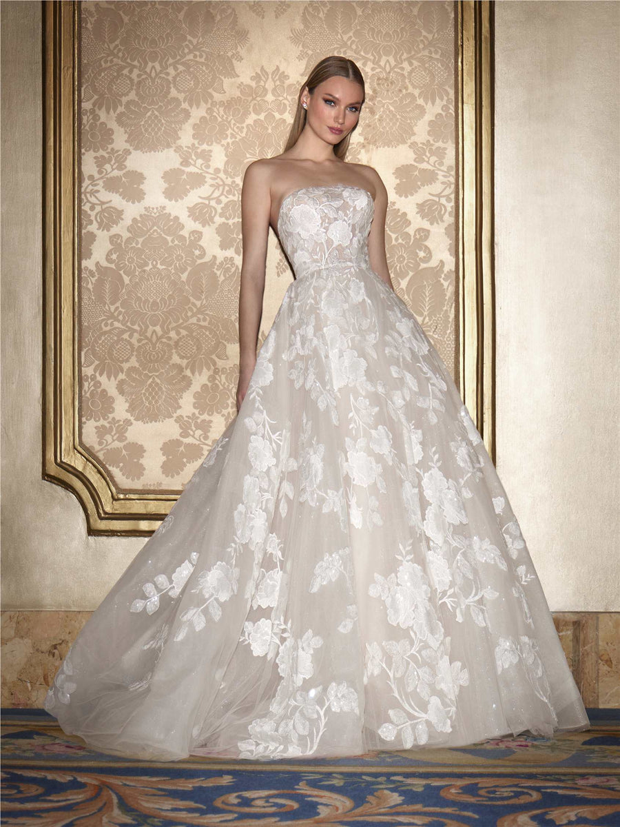 Pronovias Idaea strapless A-line midi lace wedding dress, image 1