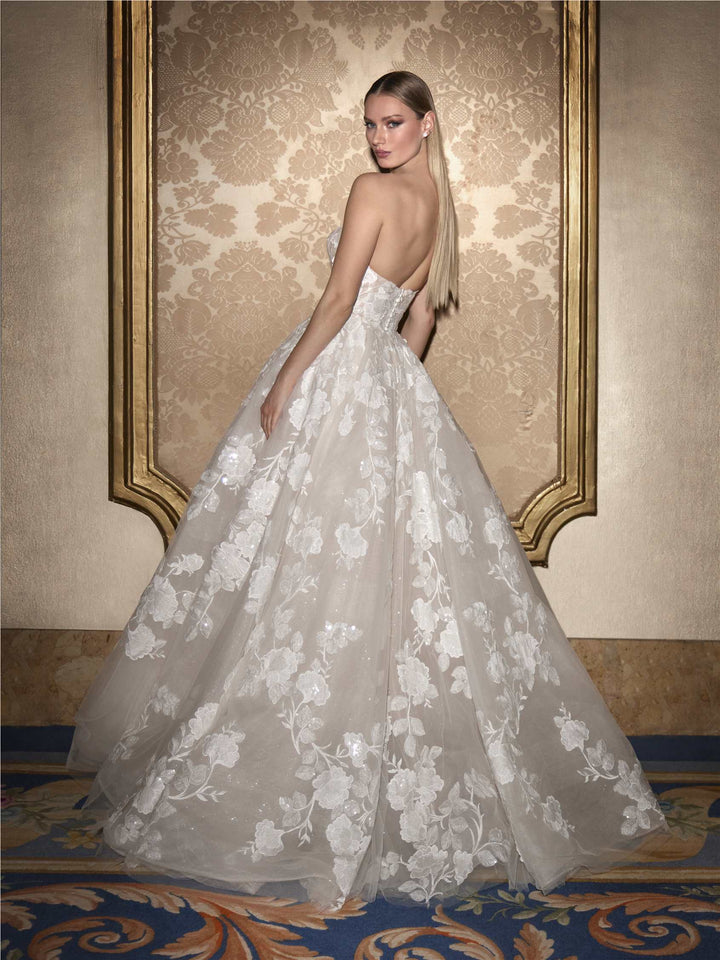 Pronovias Idaea A-line midi lace wedding dress, image 2