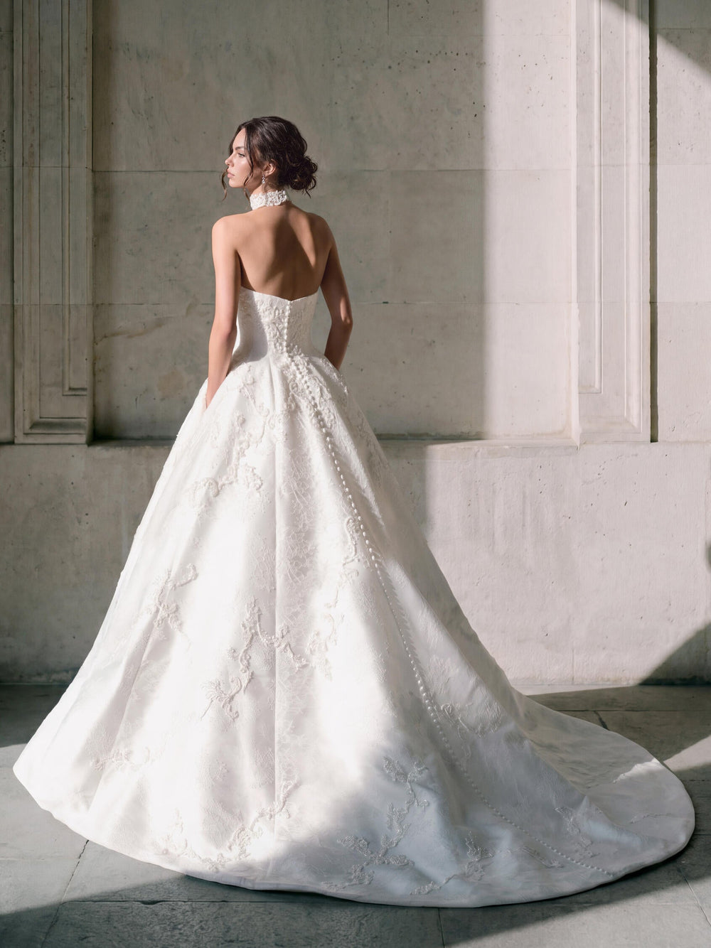 Pronovias Privée Oxelyn princess lace wedding dress, image 2
