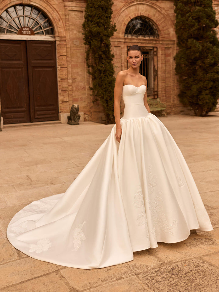 Pronovias Privée Quinsley princess mikado wedding dress with sweetheart neckline, image 1