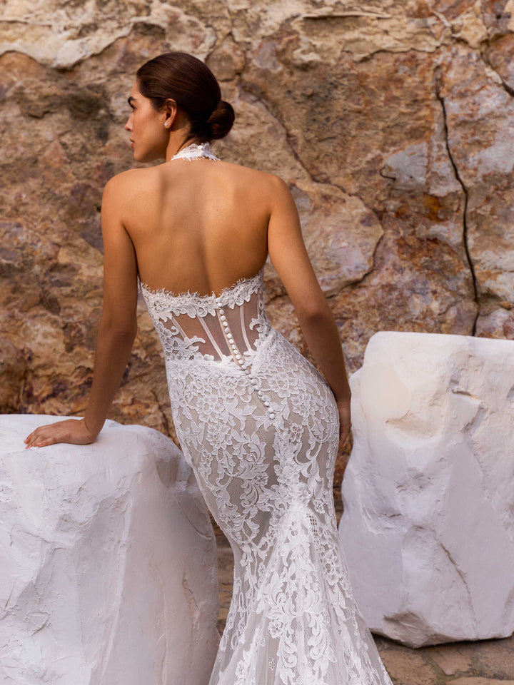 Pronovias Wonia mermaid lace wedding dress, image 3