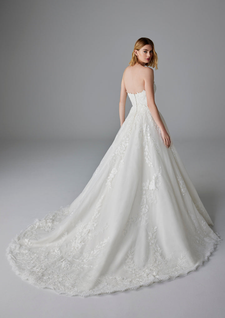 Pronovias: Remi