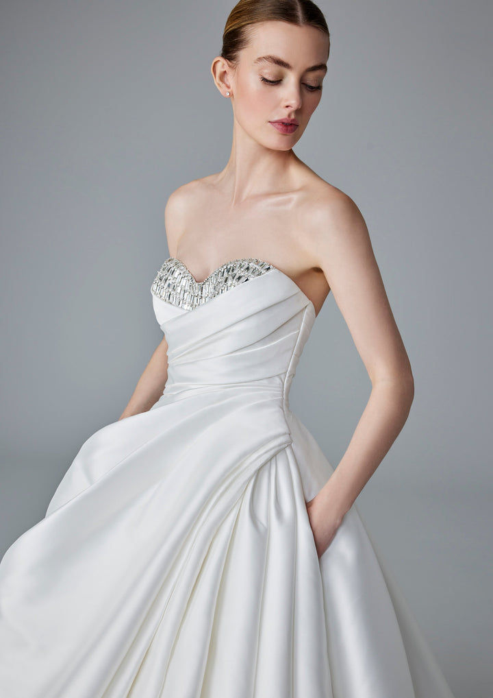 Pronovias: Solene