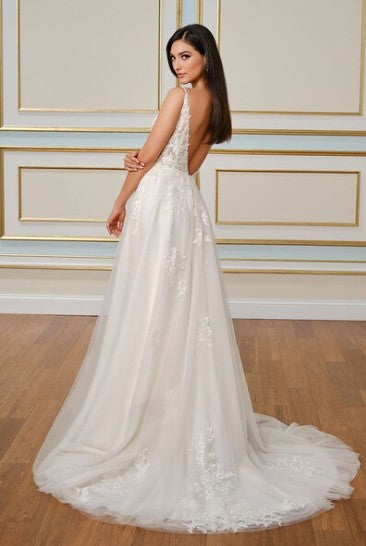 Magnolia White: U2019