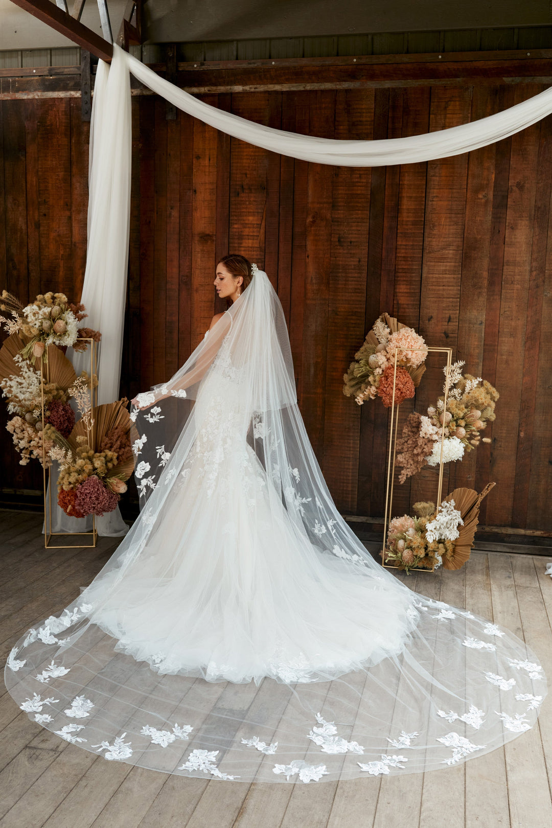 Sophia Tolli: Y22274VEIL