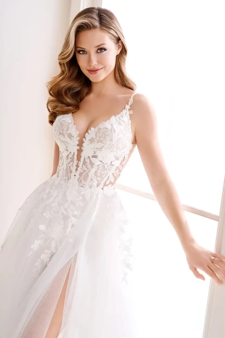 Enchanting E1012 sample sale A-line wedding dress with floral lace and tulle skirt front details
