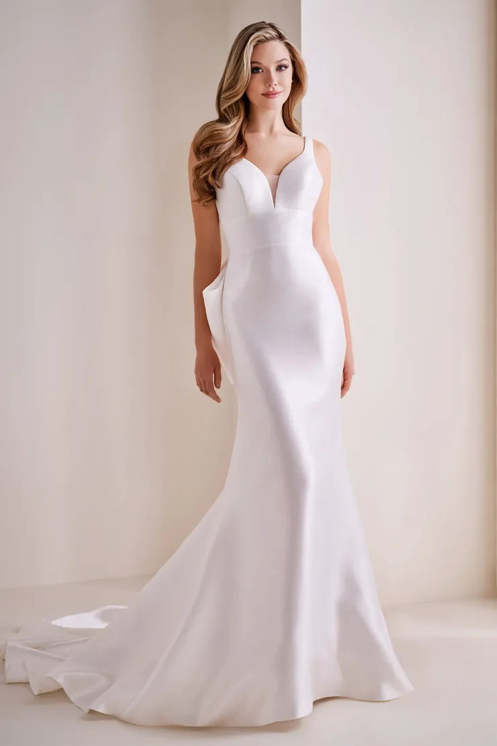 Enchanting E407 sample sale mermaid wedding dress low back with detachable bow front view