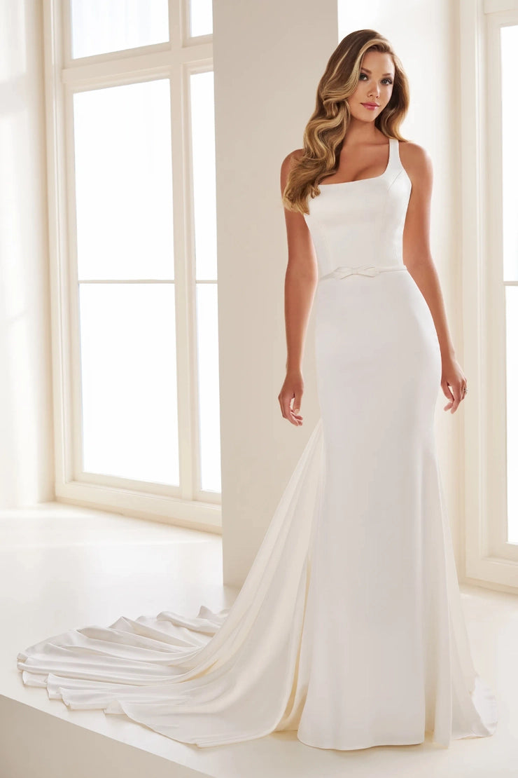 Enchanting E605 sample sale fitted wedding dress with overskirt and square neckline front view