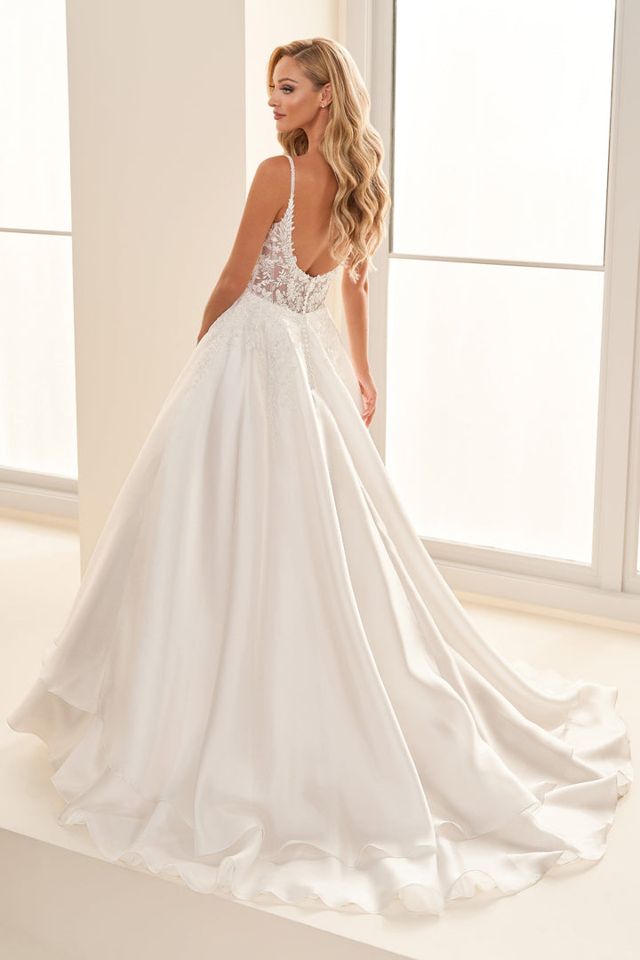 Enchanting Wedding Dress Enchanting: E2526