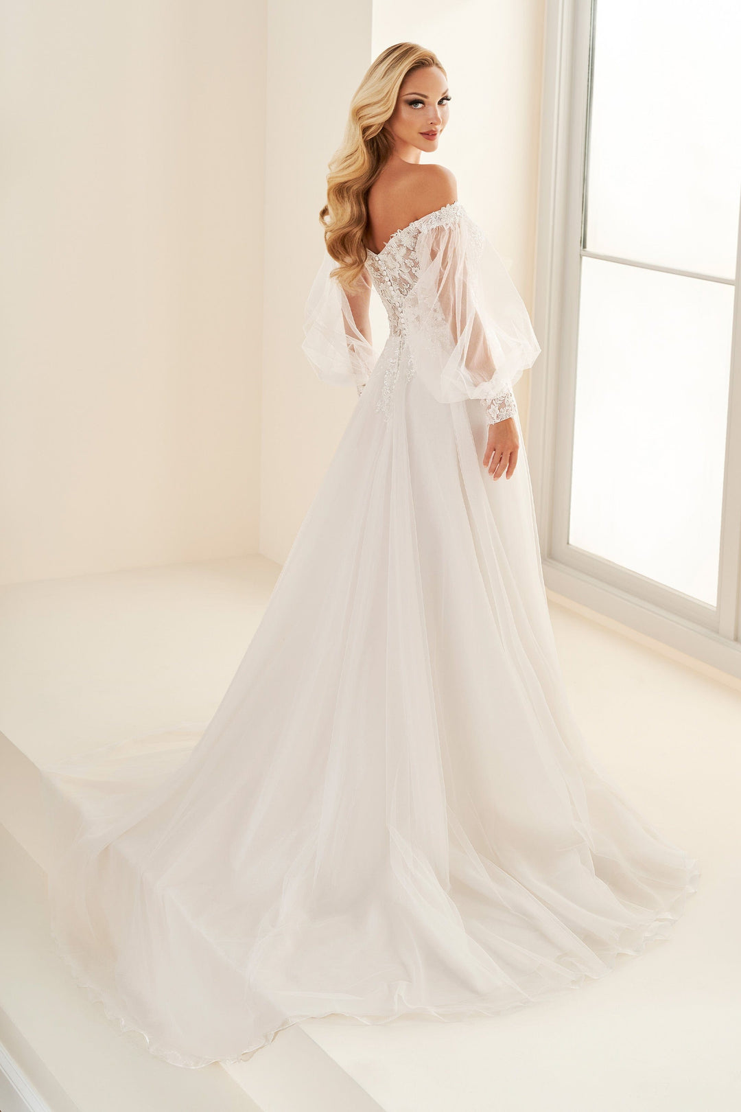 Enchanting Wedding Dress Enchanting: E512