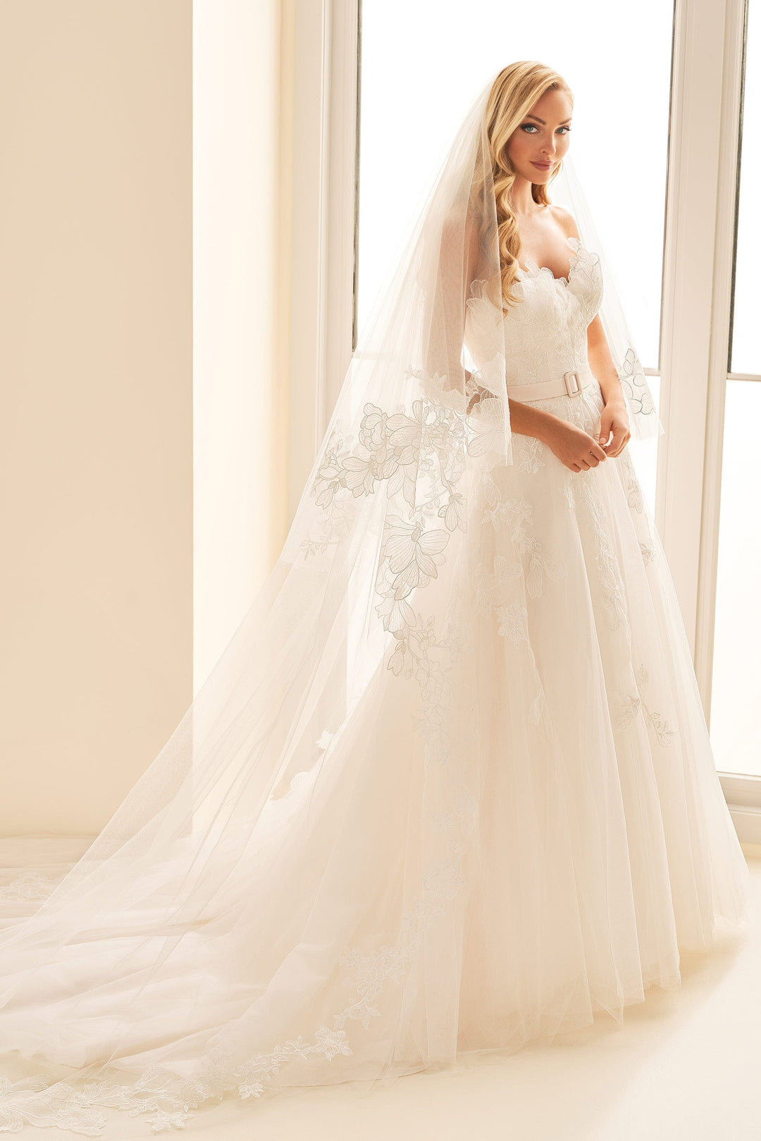 Enchanting Wedding Dress Enchanting: E535