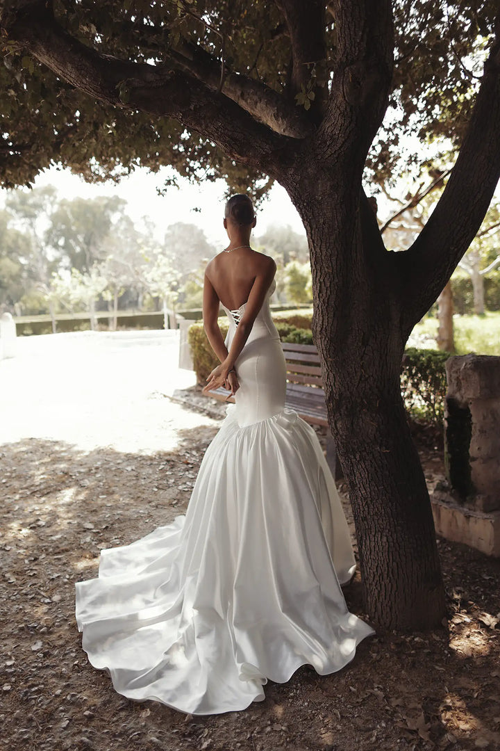 Pnina Tornai: 15184 – Camellia Wedding Gown | Bridal Store