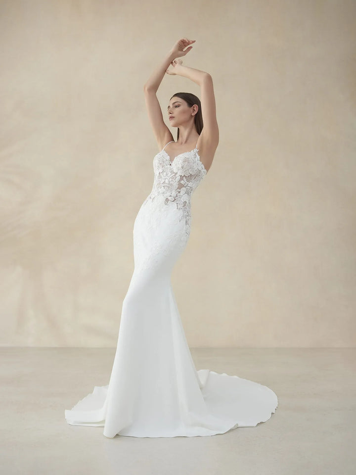 Pronovias: Hawthorn