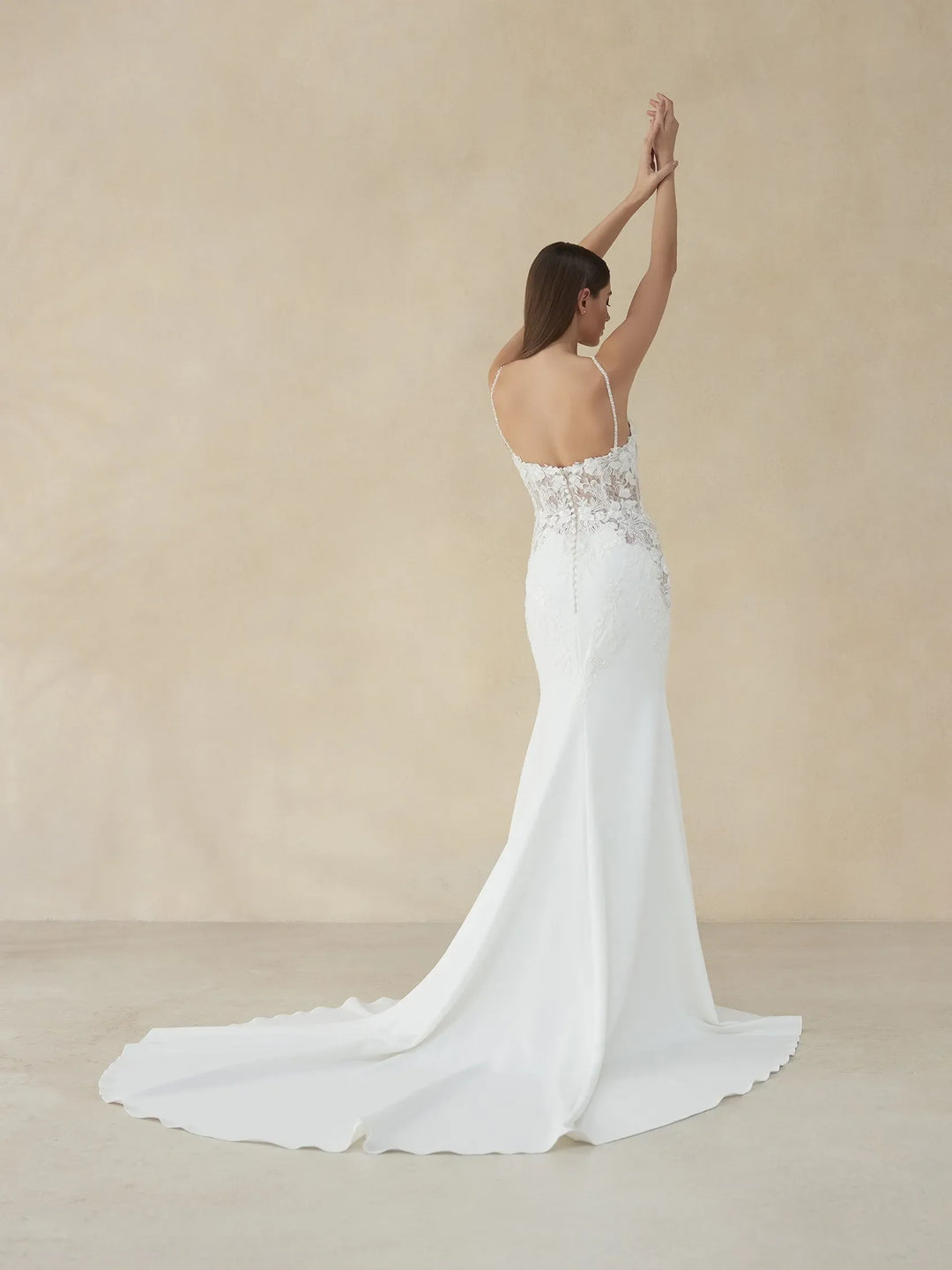 Pronovias: Hawthorn