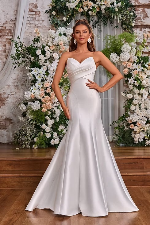 Jadore Ja8008 sample sale strapless fitted wedding dress front view