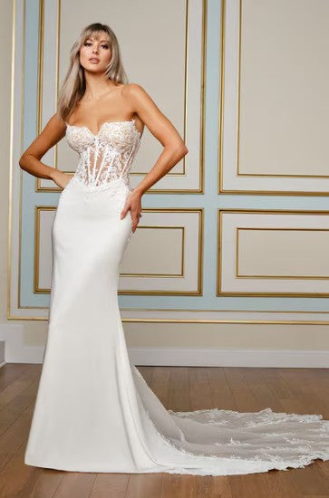 Magnolia White U2003 sample sale fitted wedding dress with lace appliqués front view