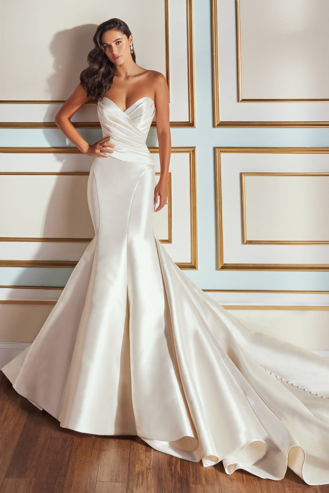  Martin Thornburg: MT5104 - Flannery sample sale trumpet wedding dress front view