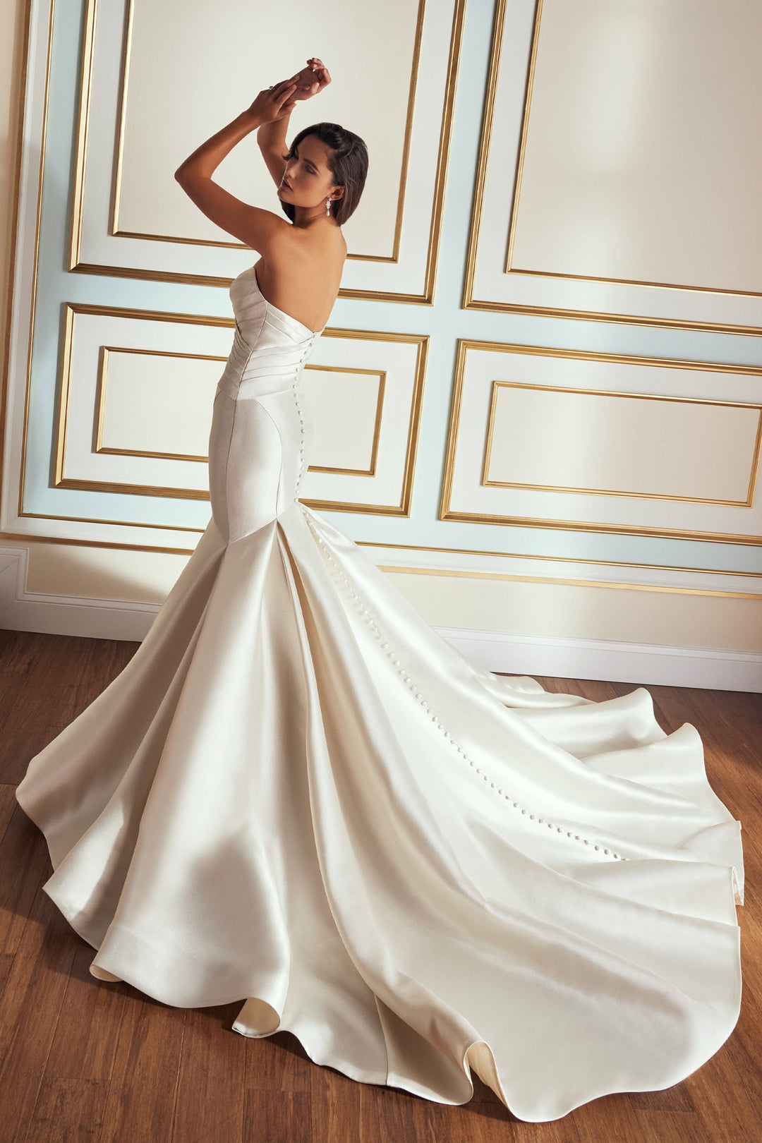 Martin Thornburg: MT5104 - Flannery sample sale trumpet wedding dress side view
