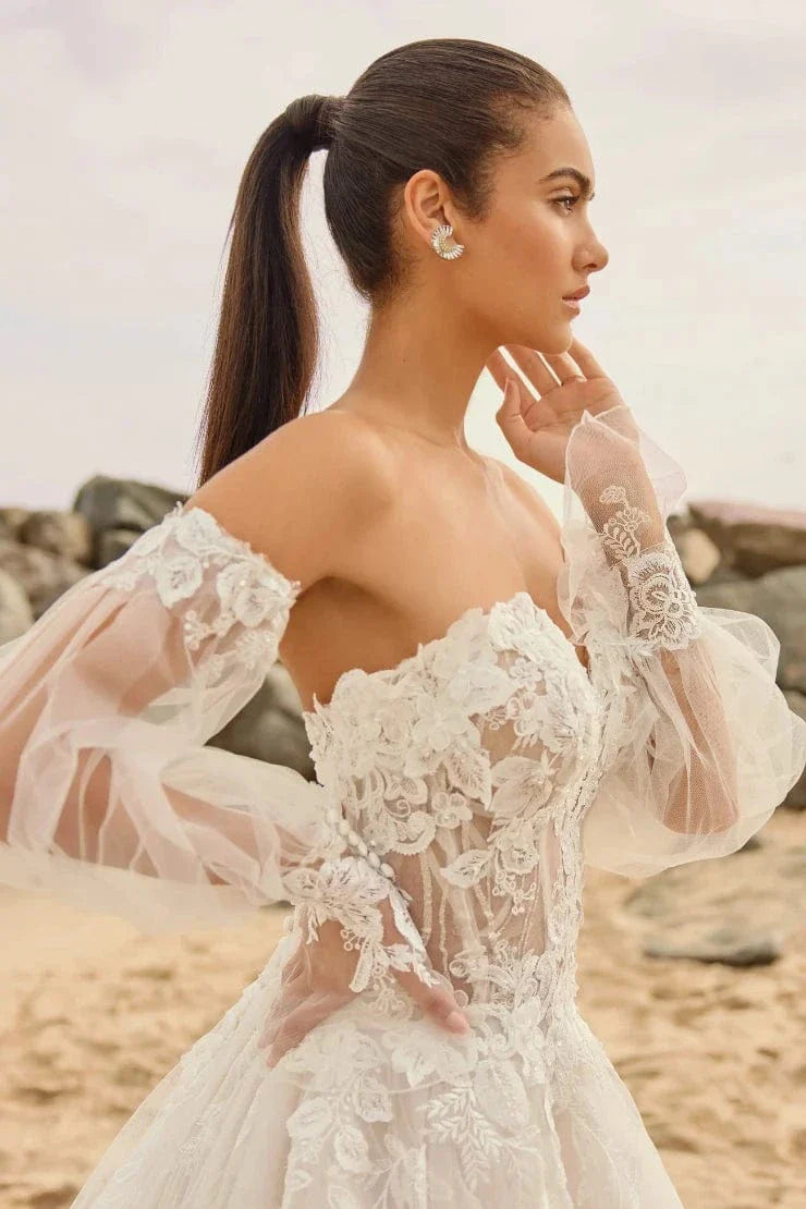 Martin Thornburg: MT1410 - Gwendolyn – Camellia Wedding Gown Martin Thornburg: MT1410 - Gwendolyn – Camellia Wedding Gown
